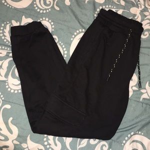 SOLD (m) | black cargo joggers